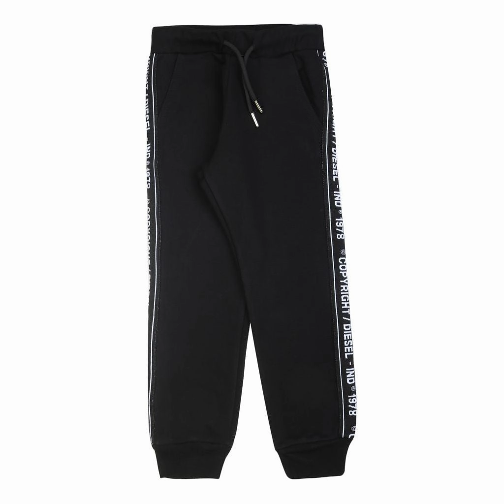 Outdoor Layer NonBindingWaistline Black Logo Tape Sweatpants