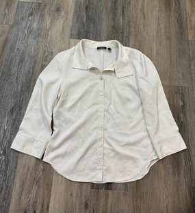 Breathable Underarm Gussets DoubleStitchedHem Blouse Long Sleeve By Carlisle In Cream, Size: 10