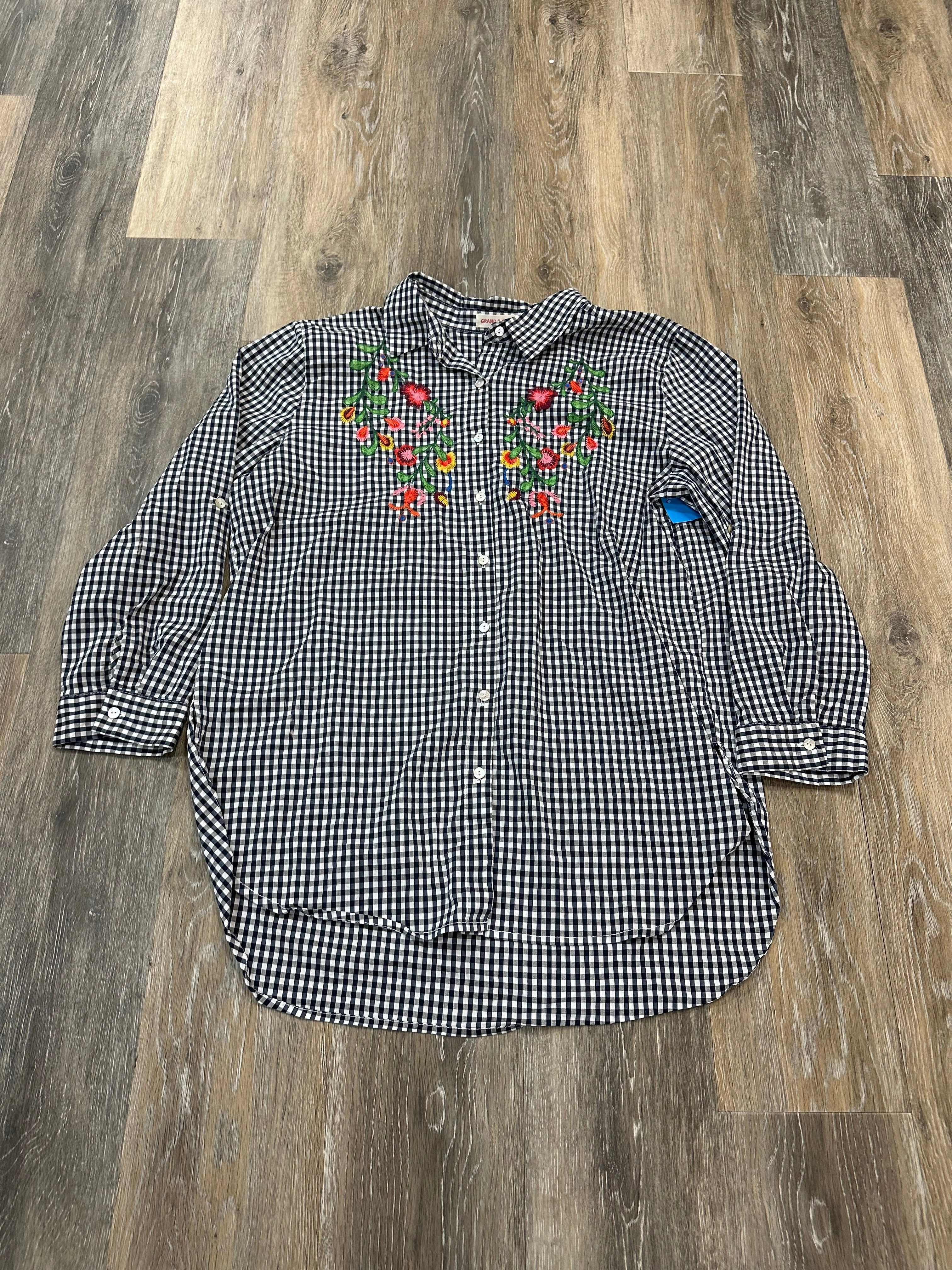 Contrast Stitch Accent Airflow Weave Pattern Blouse Long Sleeve By Grand And Greene In Checkered Pattern, Size: M