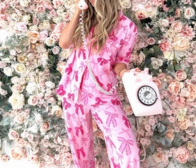 Minimalist Style Moisture Wicking Technology Bows Before Bros Short Sleeve/pants Pajamas Set In Pink