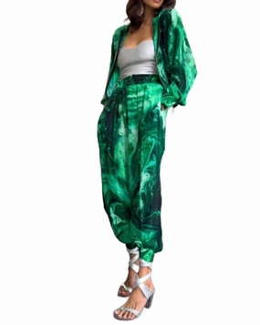 Jogger Set In Green Tagless Labeling NonIrritating Seams
