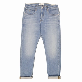 Weekend Style Outdoor Adventure Outdoor Outfit Calvin Klein Modern Taper CKJ 055 Denim Jeans
