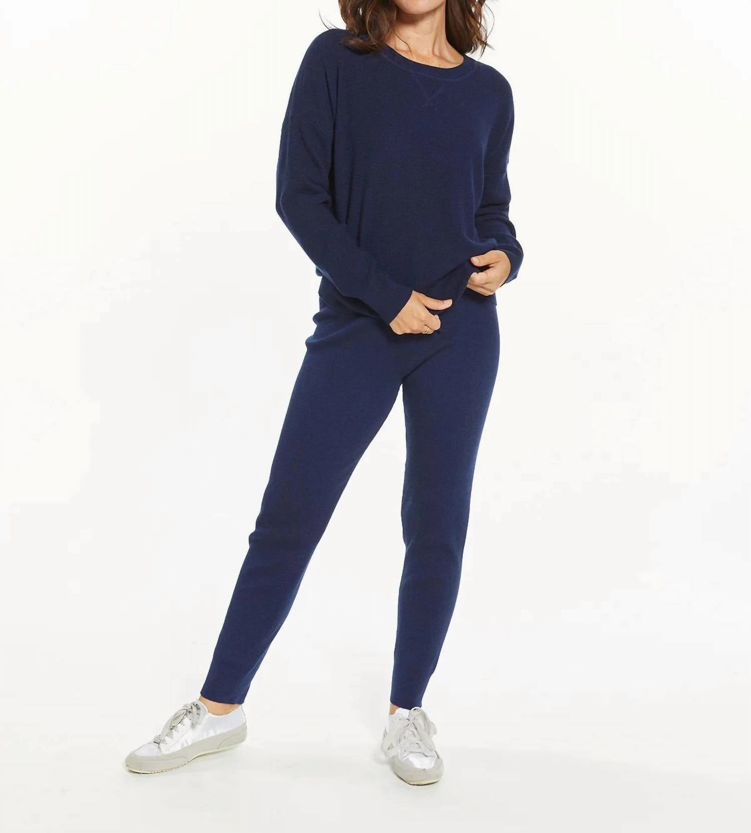 Skin Friendly Fabric hypoallergenic material Calvin Lounge Set In Navy