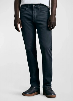 Relaxed Style Outdoor Enthusiast Evening Stroll Slim-Fit Jeans In Indigo