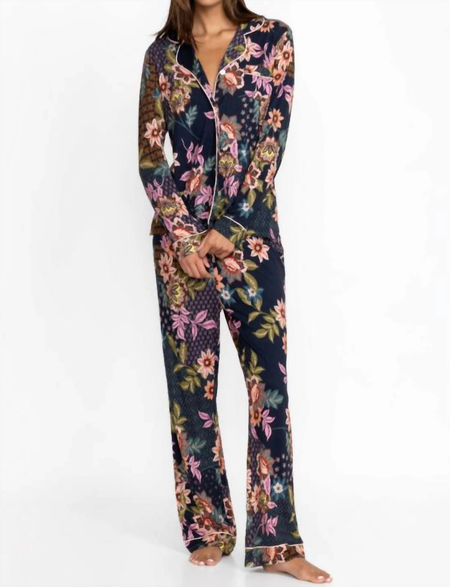 Stretchable Cuffs Carly Pajama Set In Delfino