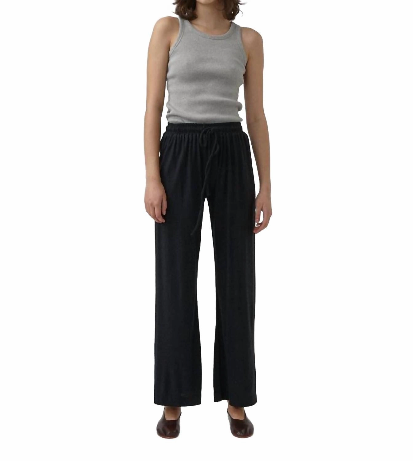 Ora Silk-Wool Lounge Pant In Black Ribbed Collar Design Flexible Stretch Fabric
