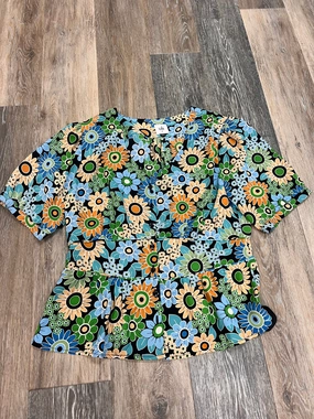 Blouse Short Sleeve By Cabi In Floral Print, Size: M Non Iron Fabric LightweightLayeringSystem