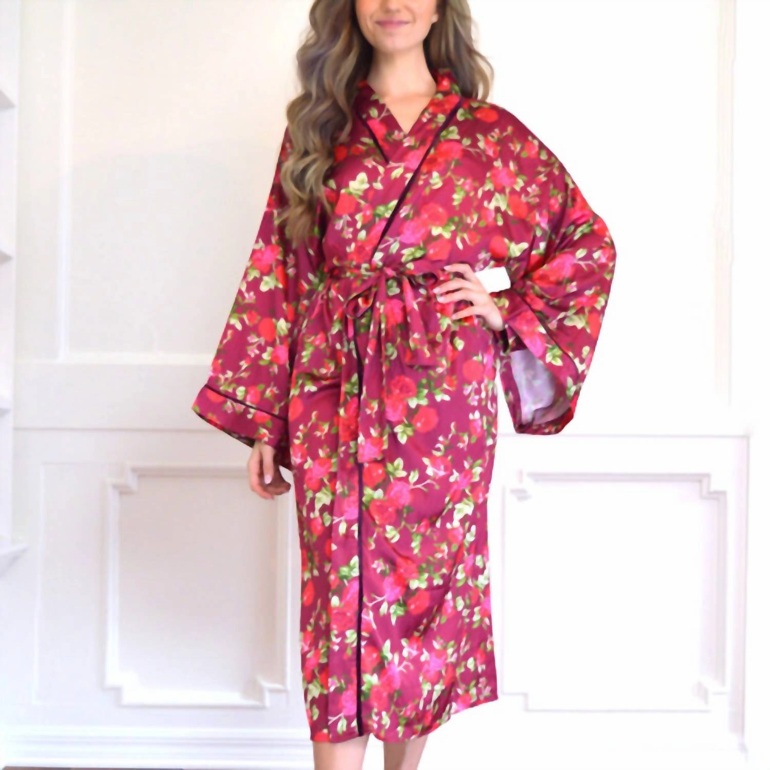 Non Irritating Seams Floral Satin Robe In Burgundy