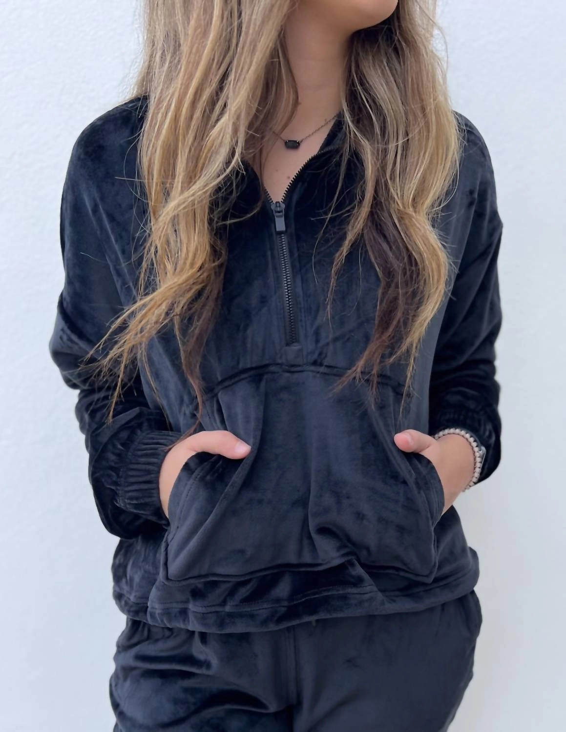 Brushed Cotton Breathable Material Go Out With A Bang Pullover   Jogger Set In Black