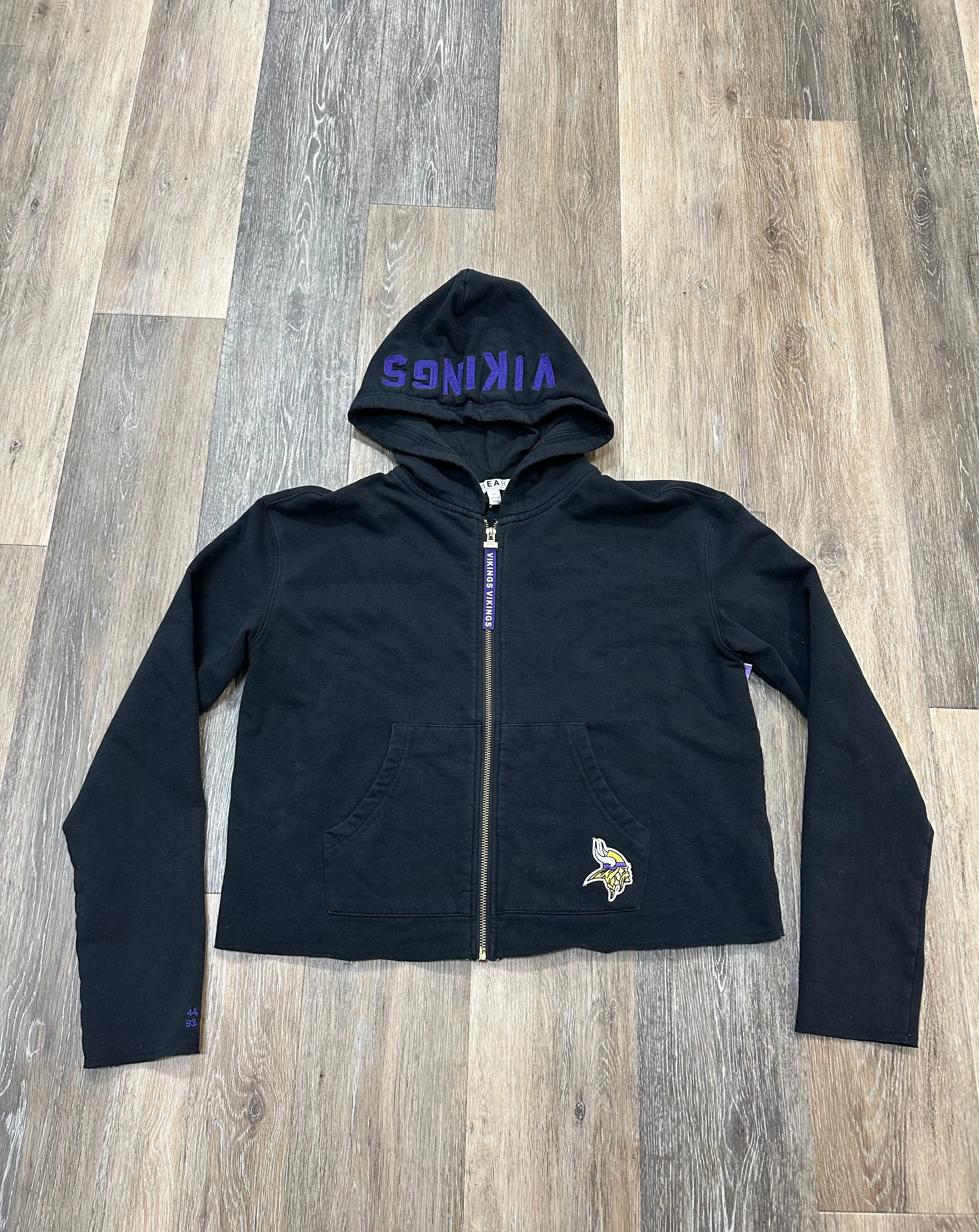 Athletic Sweatshirt Hoodie By Wear Erin Andrews In Black, Size: S Recycled Polyester Stretchable Knit