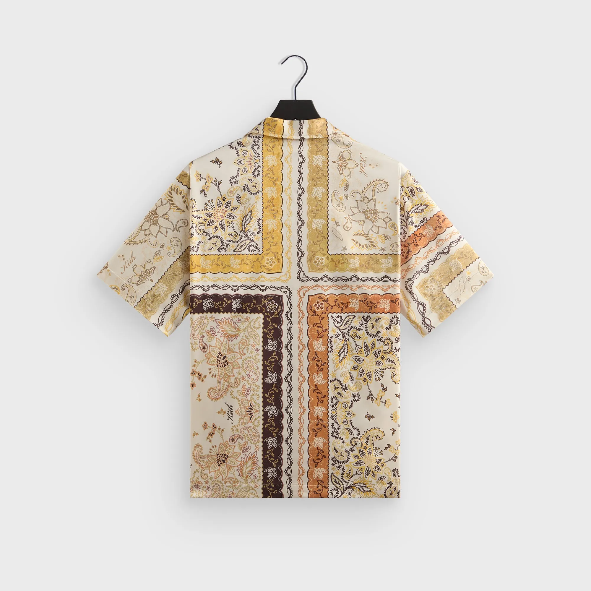 Athleisure Trend Kith Panelled Bandana Thompson Camp Collar Shirt - Sandrift