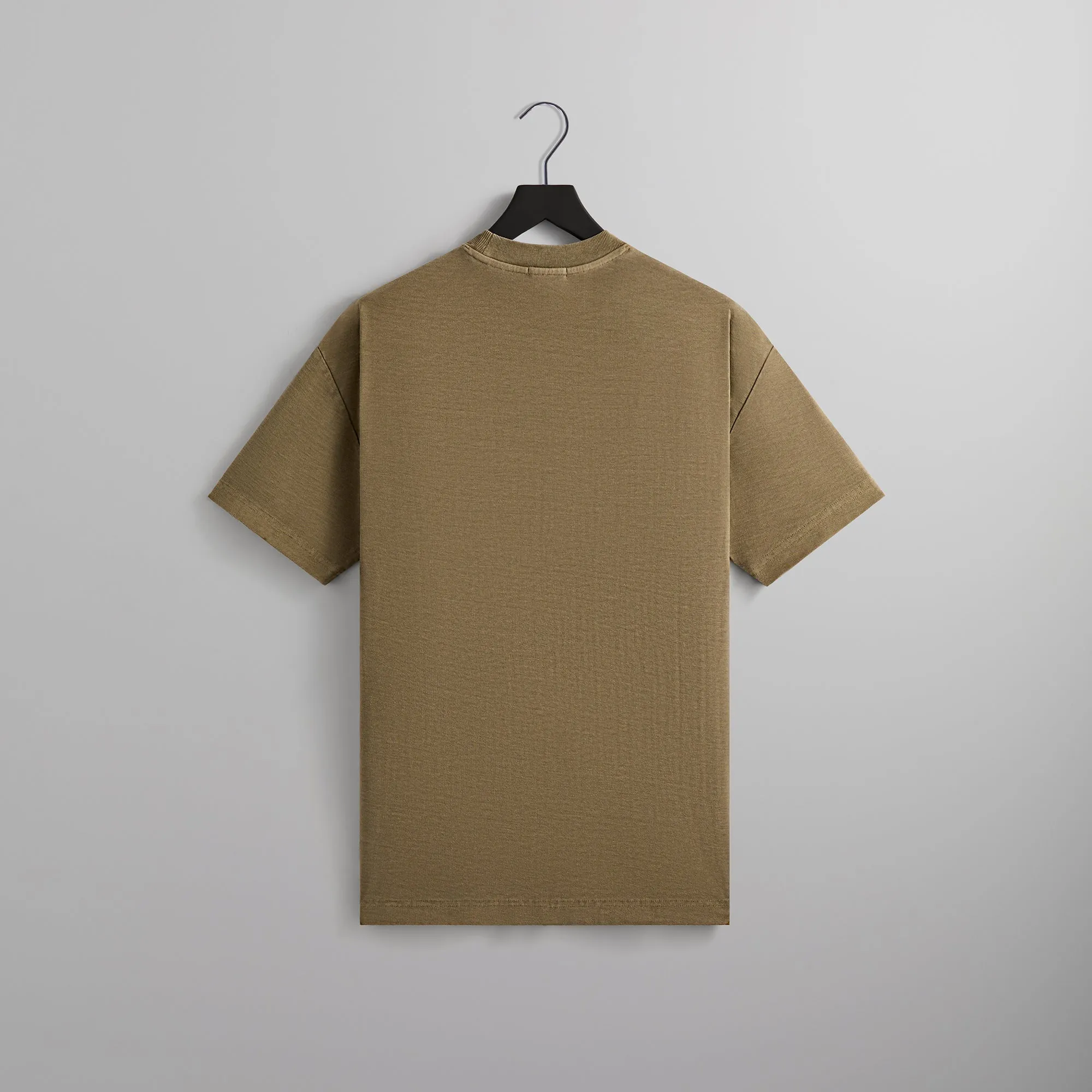 Kith Quinn Tee - Contour Slim fit sleekness Movie Night
