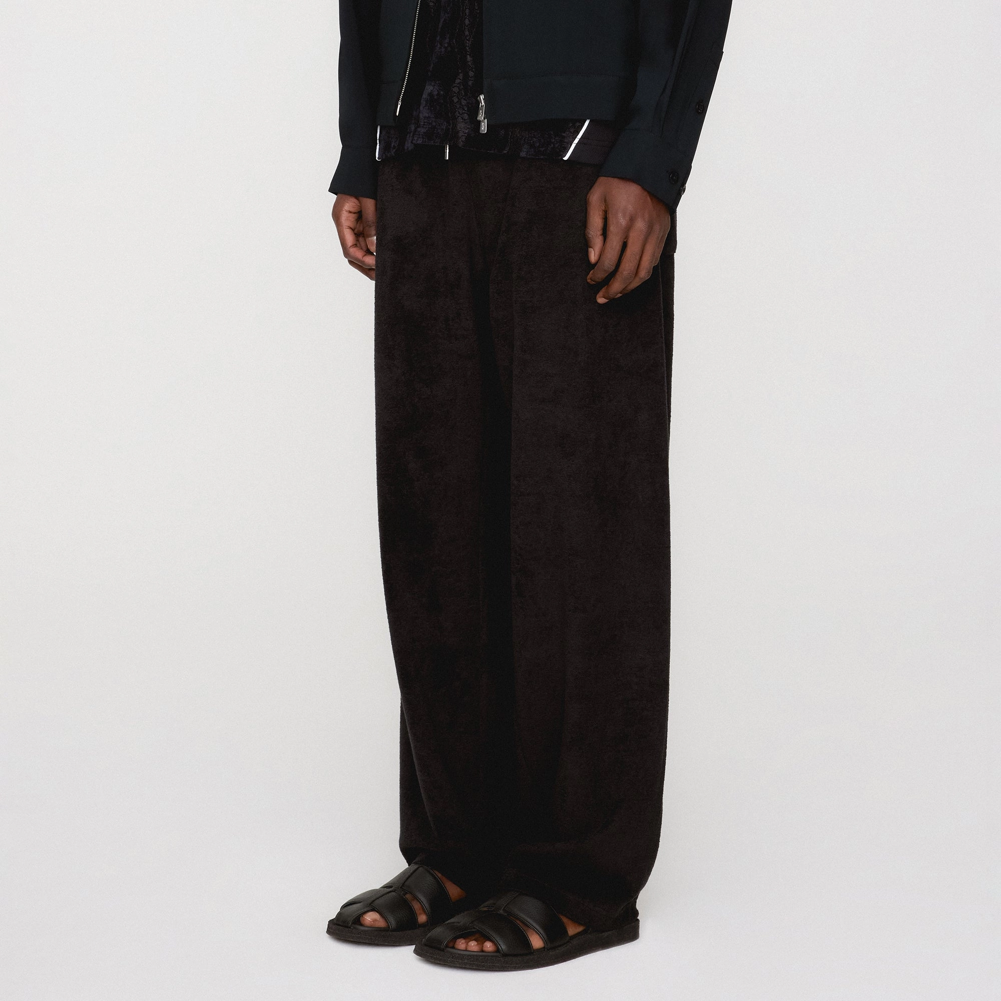 Moisture Lock Technology Zip-off legs Kith Leo Terry Pant - Black