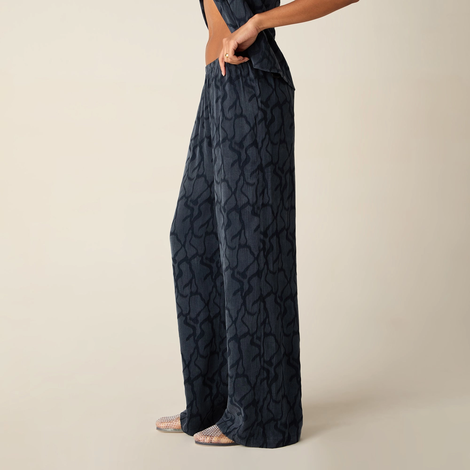 Kith Women Ida Wavy Jacquard Pant - Nocturnal Neutral Look Office Wear