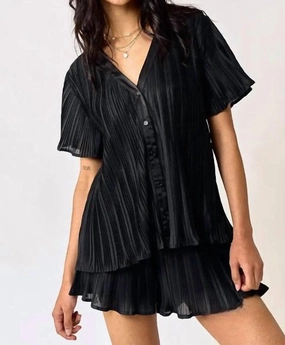 Durable Reinforced Edges Minimalist Style Brandy Pleated Shirt Top & Shorts Set In Black