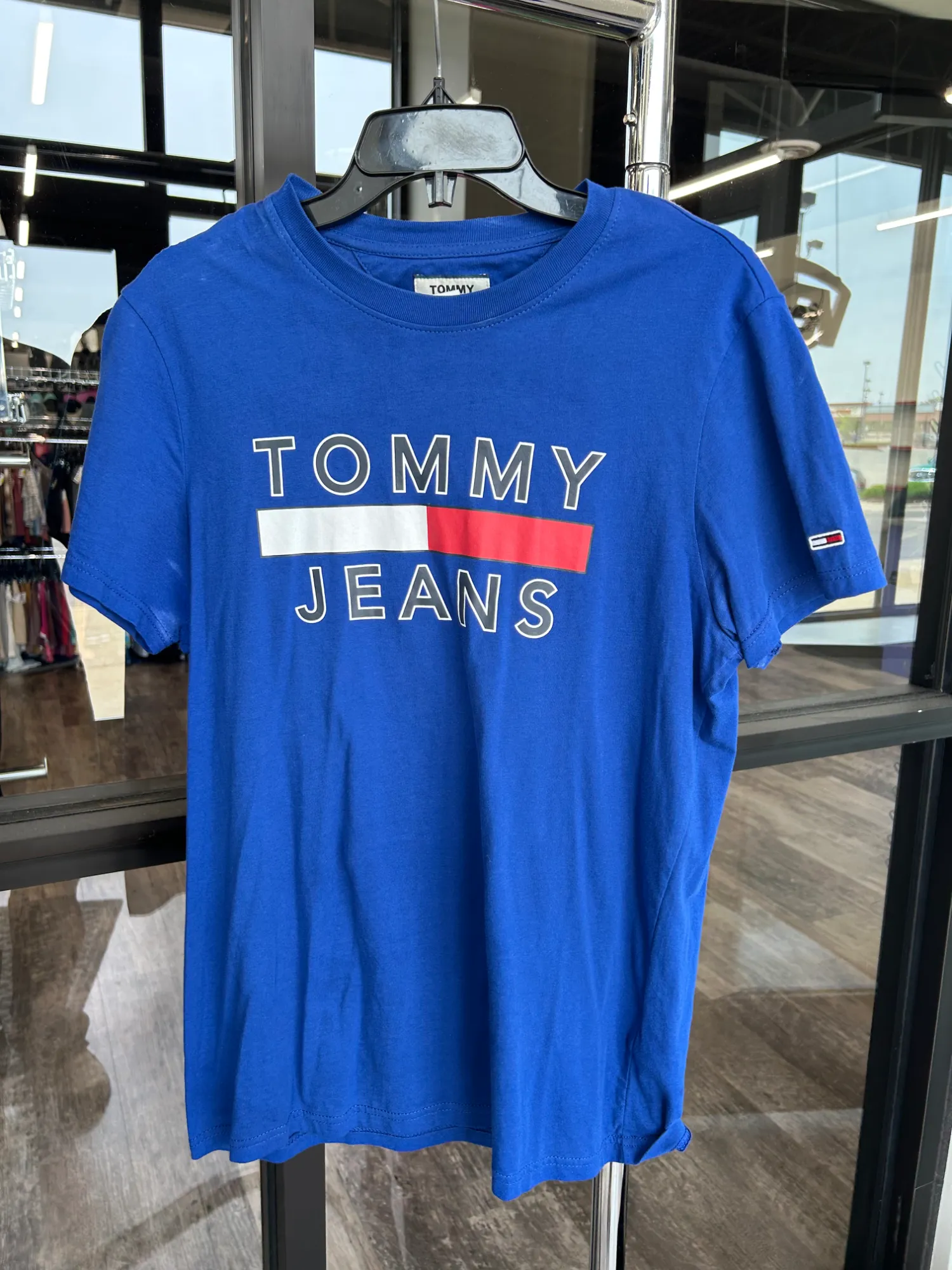 Urban Casual Look Tommy Hilfiger Short Sleeve Top Size Medium