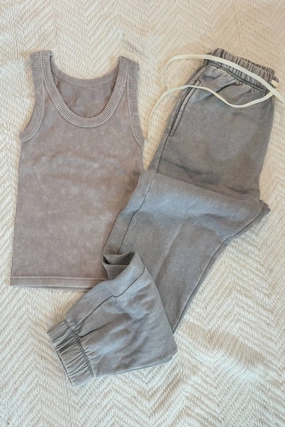 Women's Weekend Hangs Lounge Set In Sleet Balanced Compression Flexible Waistband