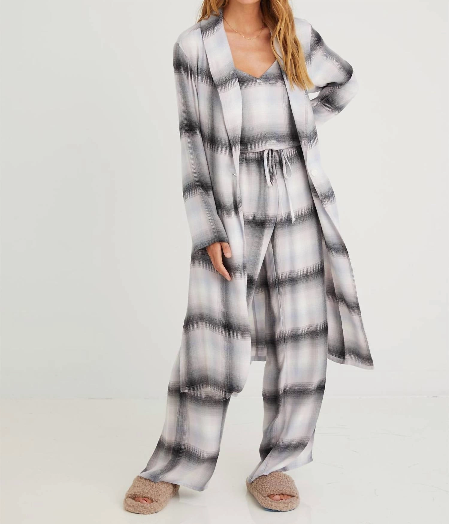 Reinforced Neckline Plush Terry Cloth Long Sleeve Shawl Collar Robe In Lilac Ombre Plaid