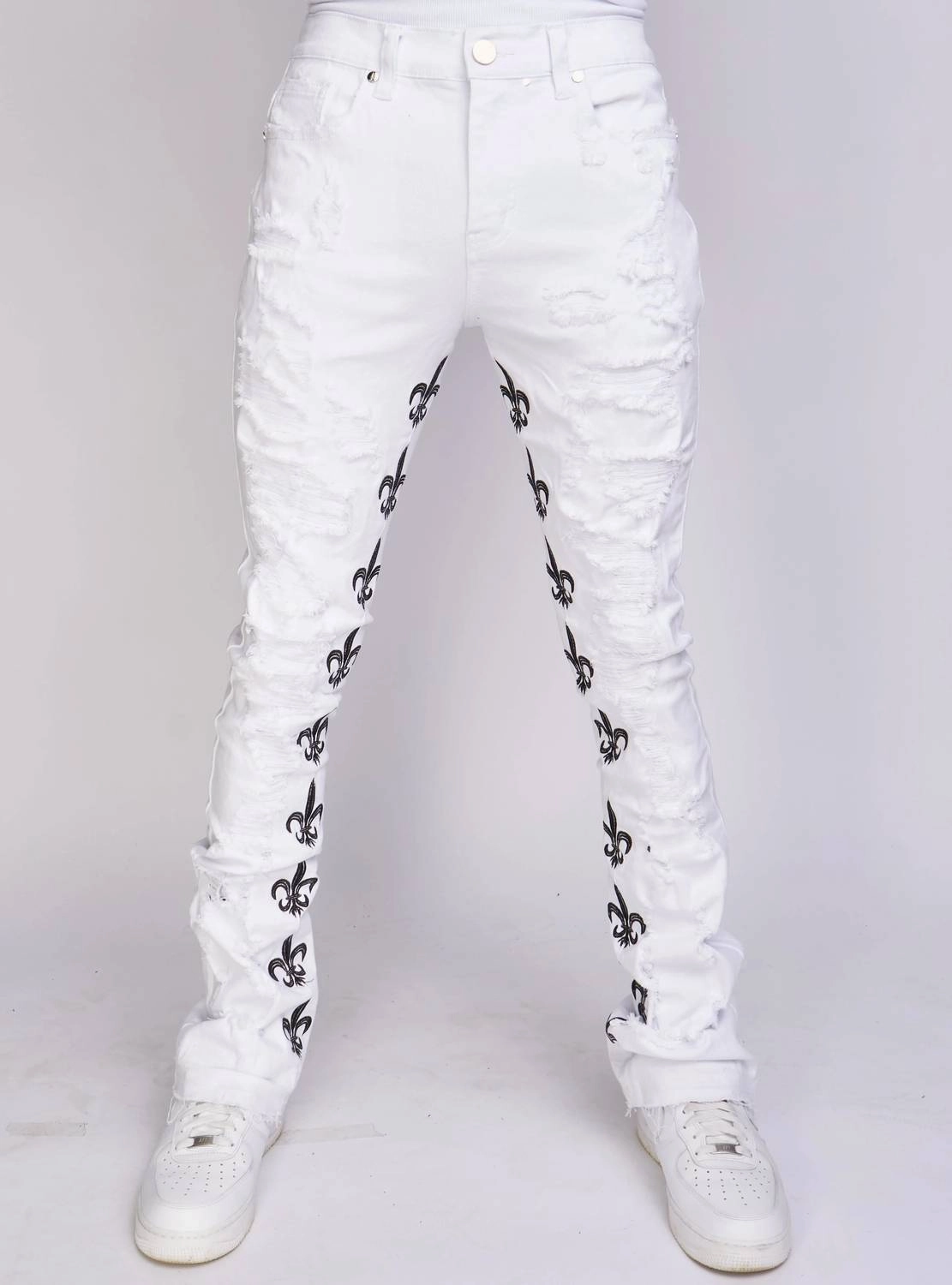 Non Restrictive Cut Men's Barkley Stacked Embroidery 5 Pocket Pant In White & Black