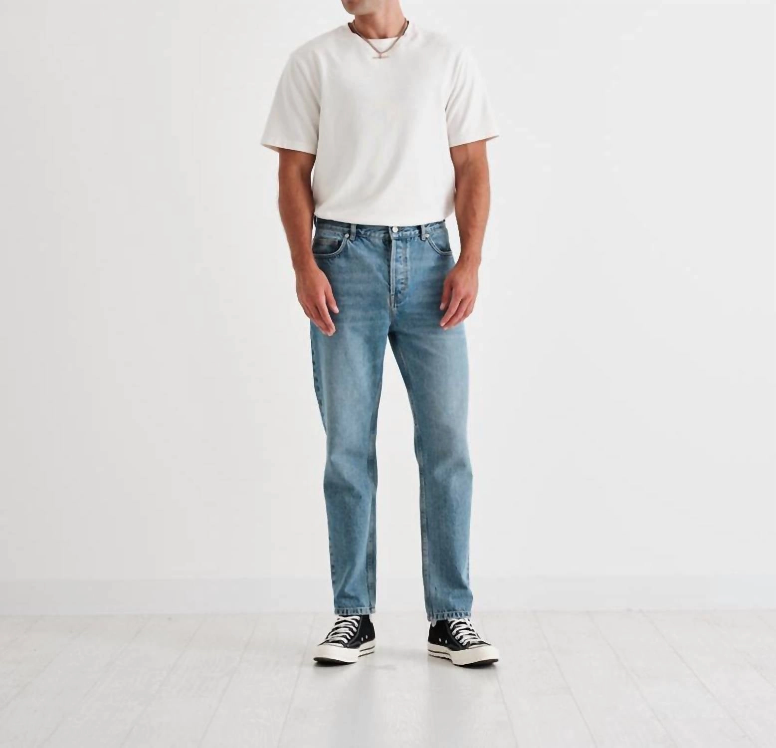 Weekend Style Stretch Bold Look Men's Slim Fit Jeans In Mid Blue Wash