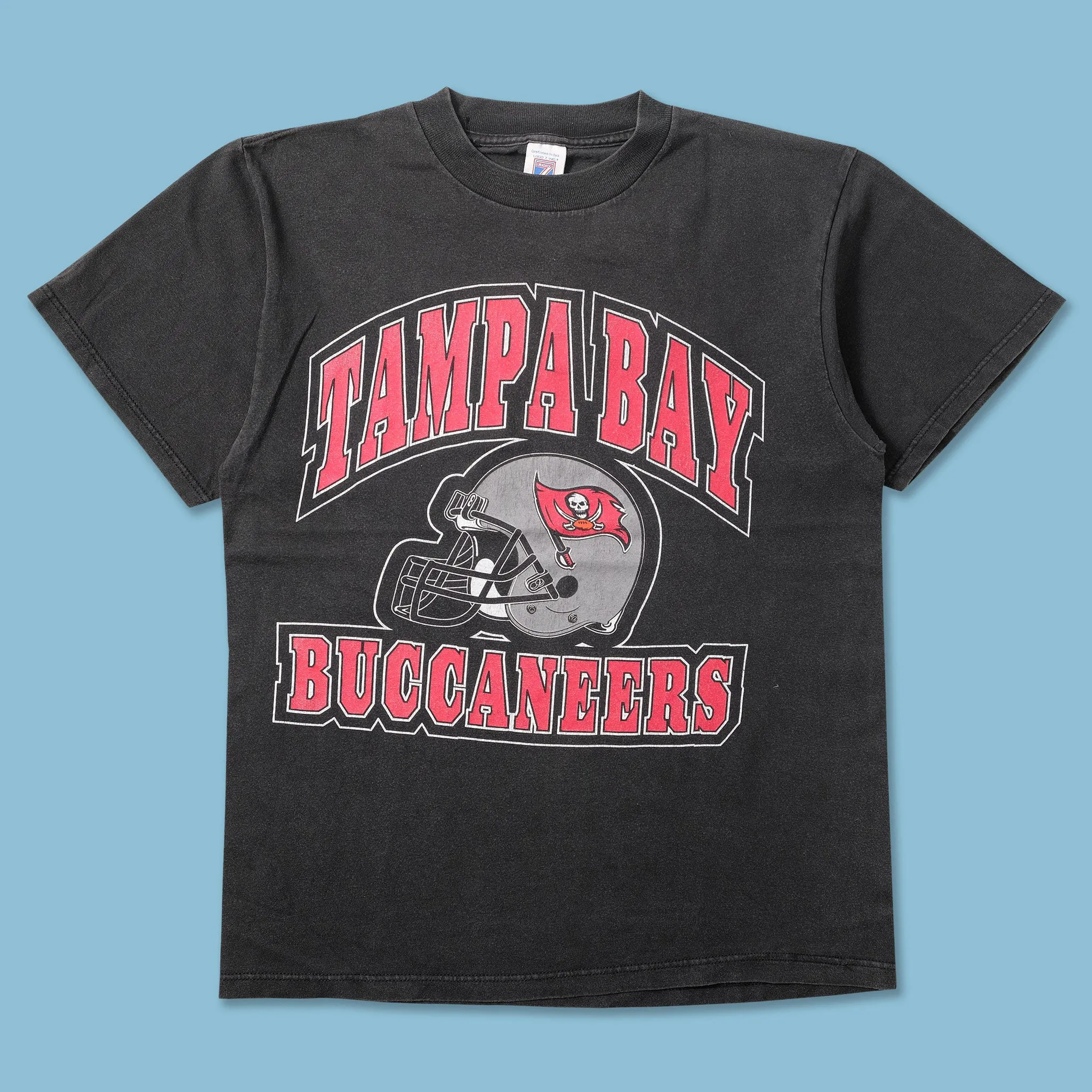 Vintage Tampa Bay Buccaneers T-Shirt Medium Timeless Fashion