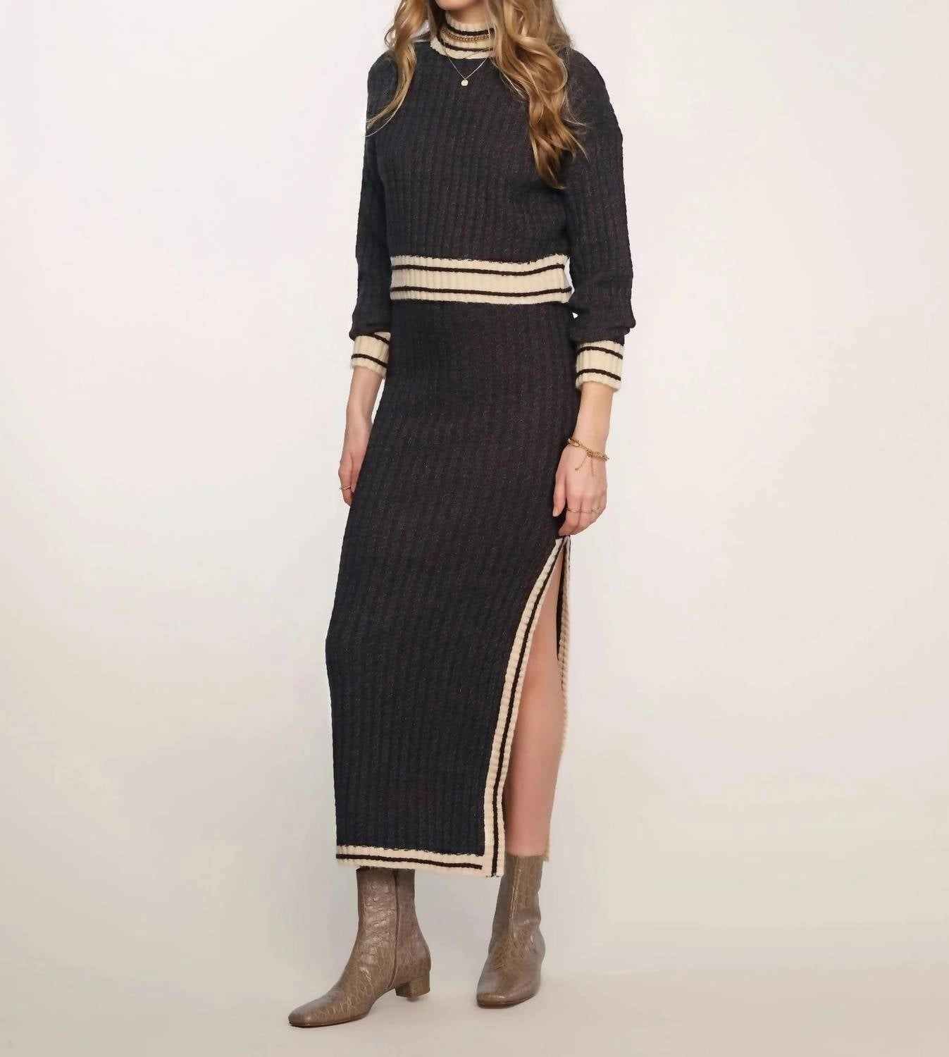 High Breathability Knit EcoFriendly Material Mirella Set In Black