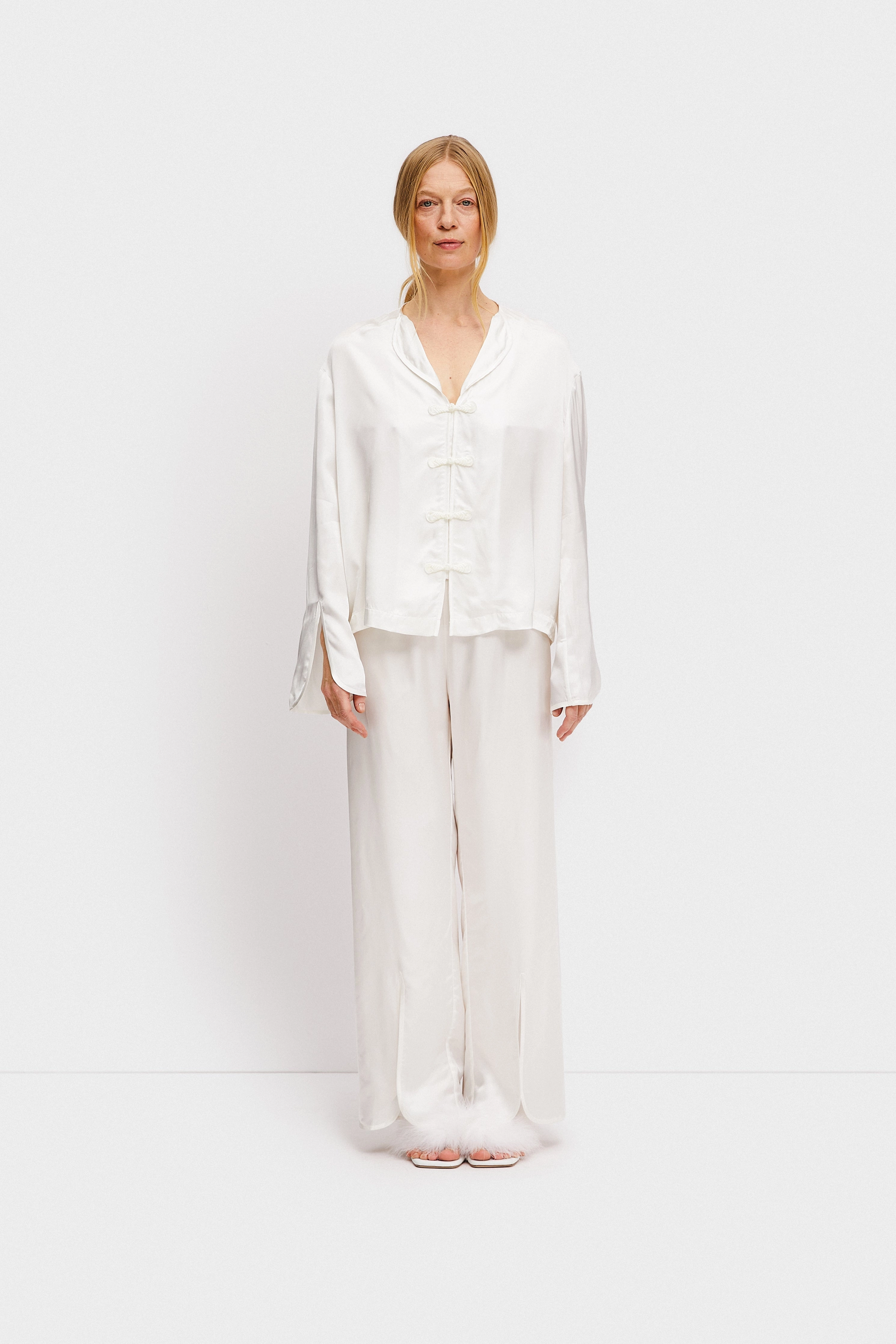 Textured Ribbed Collar Adjustable Drawstrings Louis Pajama Set with Pants in White