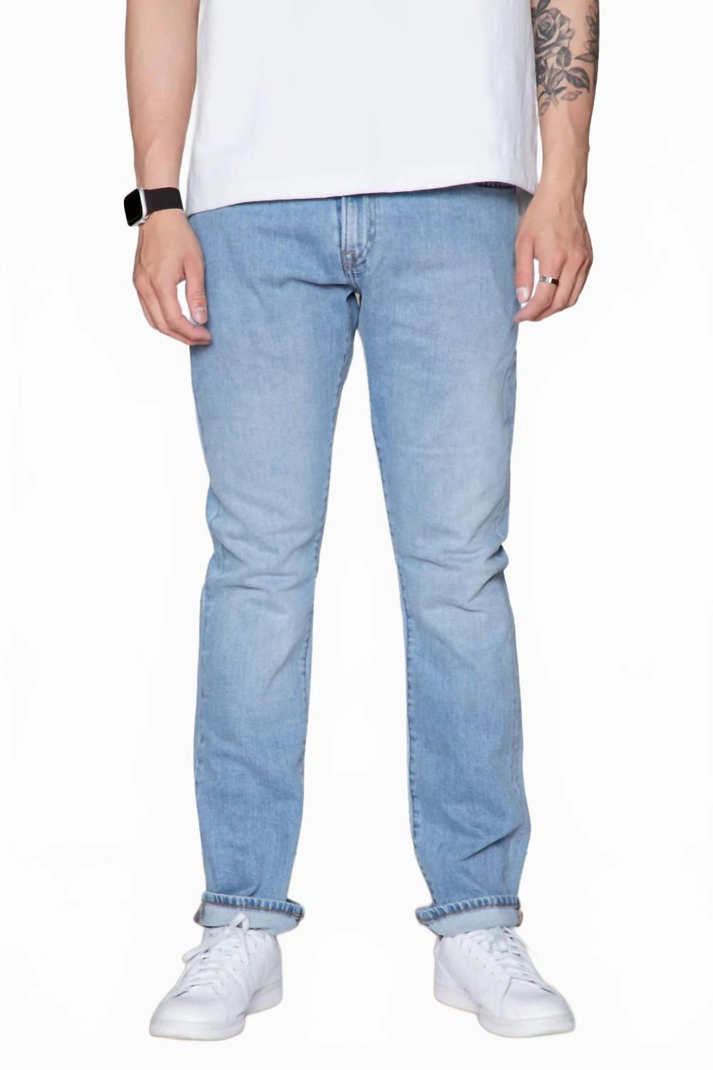M02 90's Straight Leg Jean In Light Washed Indigo Everyday Shopping Day Vibrant Fashion Lover