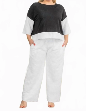 Multi Pocket Design Cozy Textured Two-Piece Set In White/black