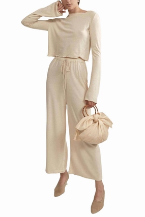 Ora Lounge Top In Natural Versatile Styling