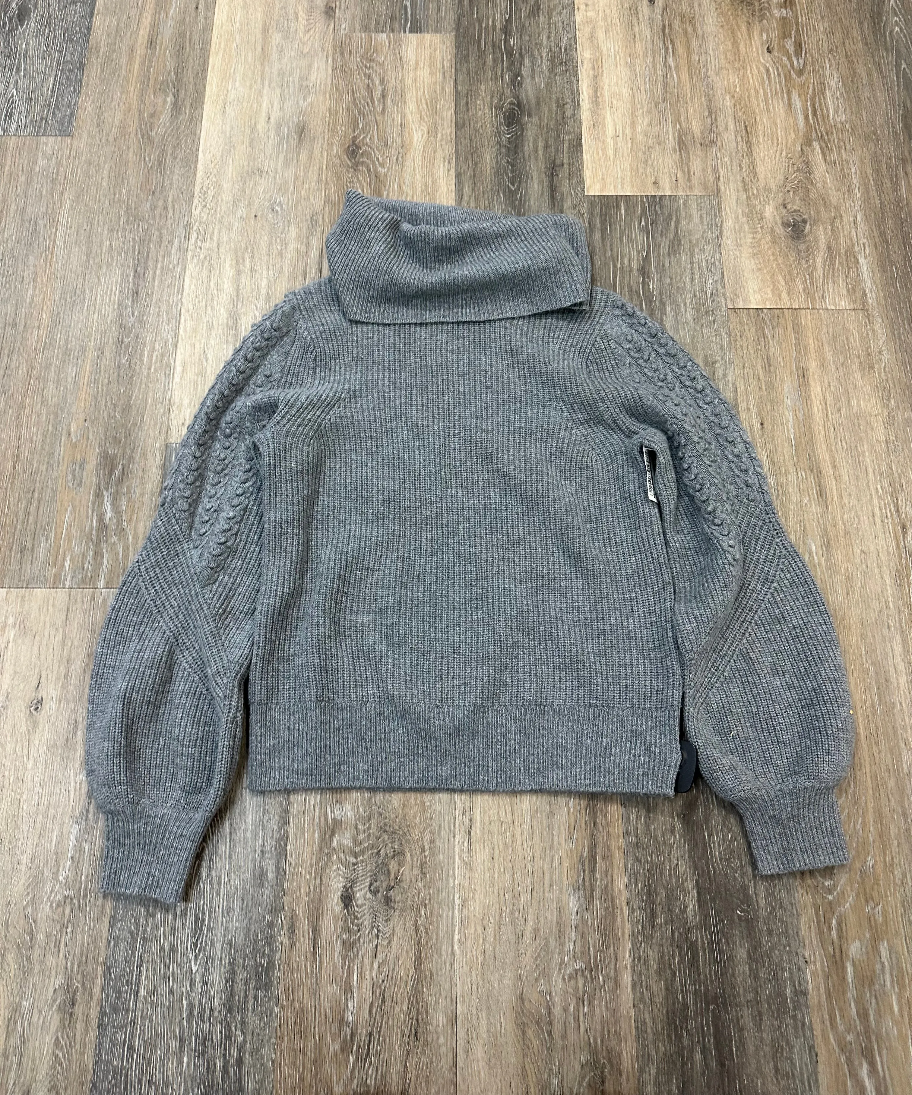 Thermal Insulation Layer SeamlessDesign Sweater By Paige In Grey, Size: Xs
