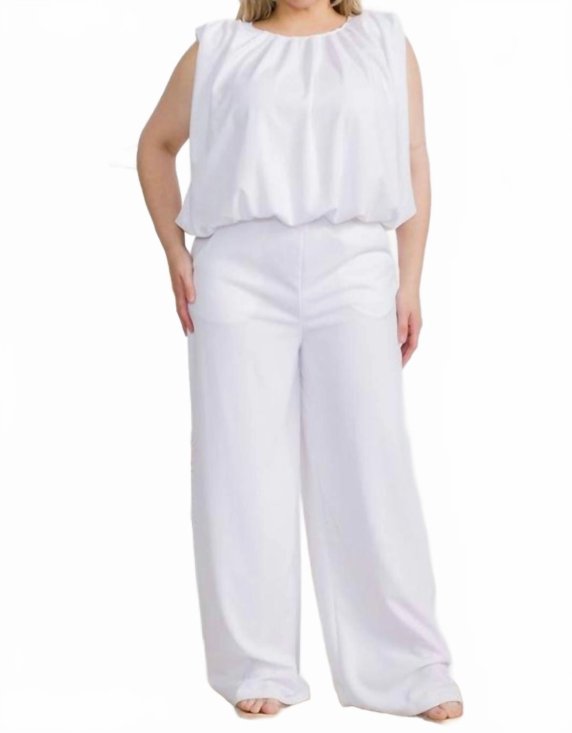 Buttery Soft Texture Sleeveless And Wide-Leg Pant Set In White