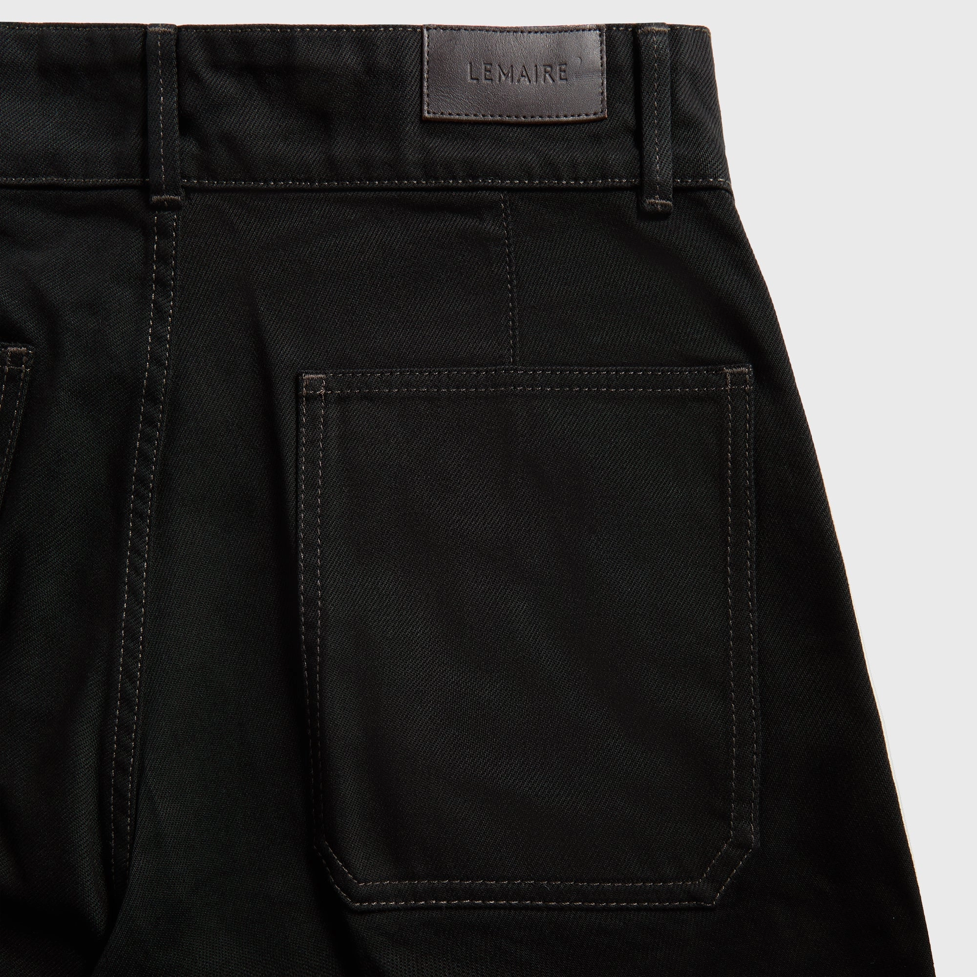 Light Fabric Lemaire Maxi Barrel Workwear Pants - Black