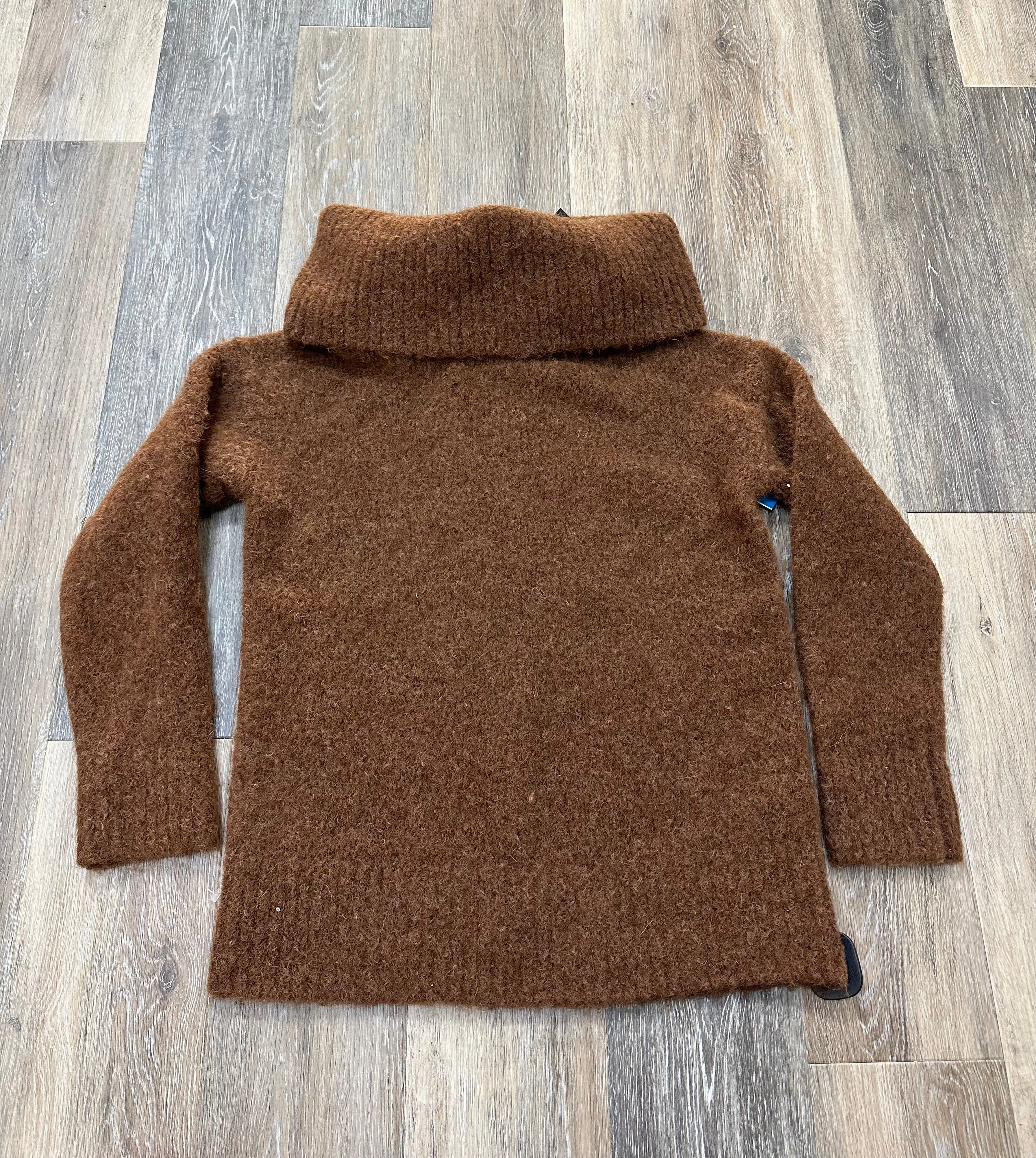 Basic Wardrobe Sweater By Banana Republic In Brown, Size: Xs