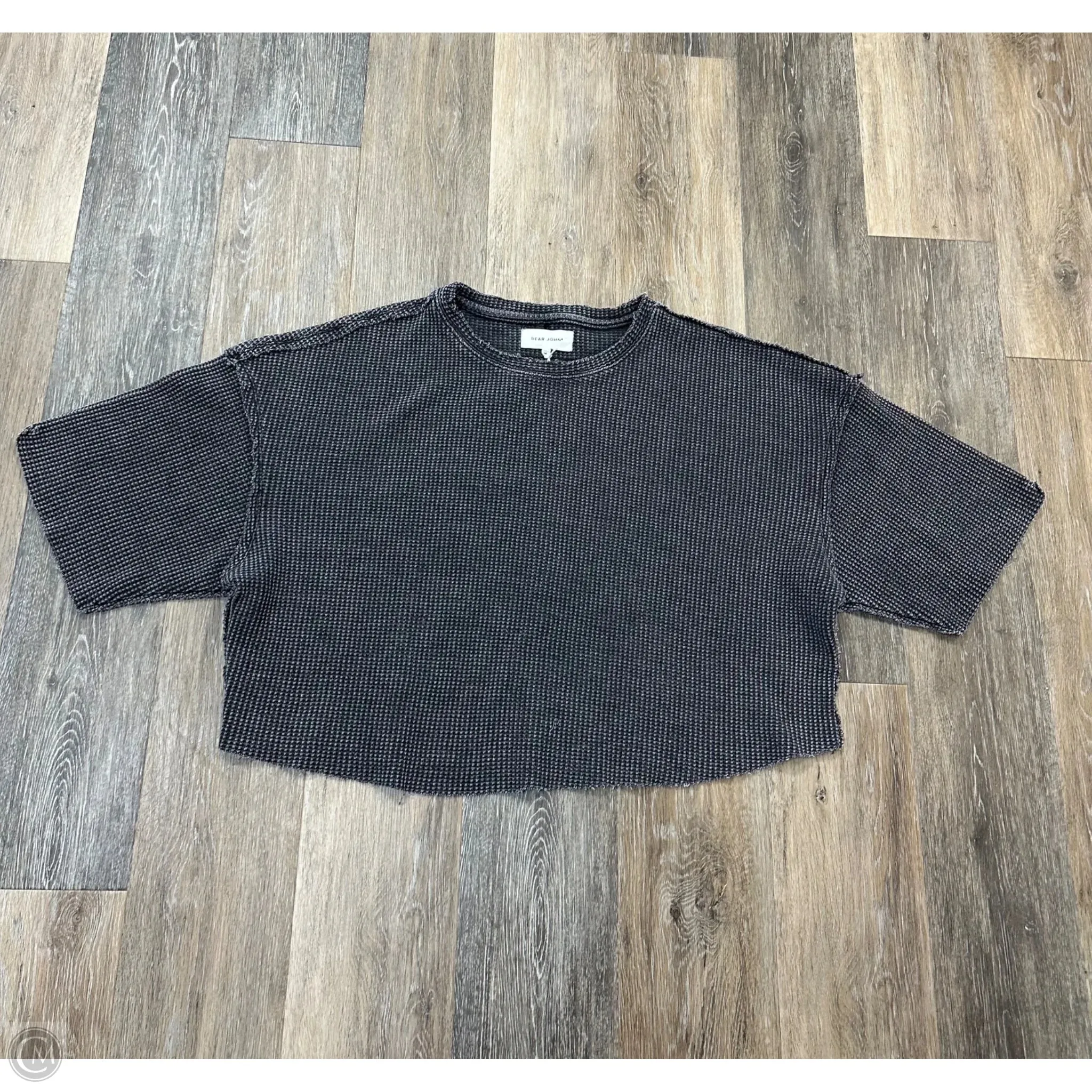 Wrinkle Resistant Finish Top Short Sleeve By Dear John In Grey, Size: M