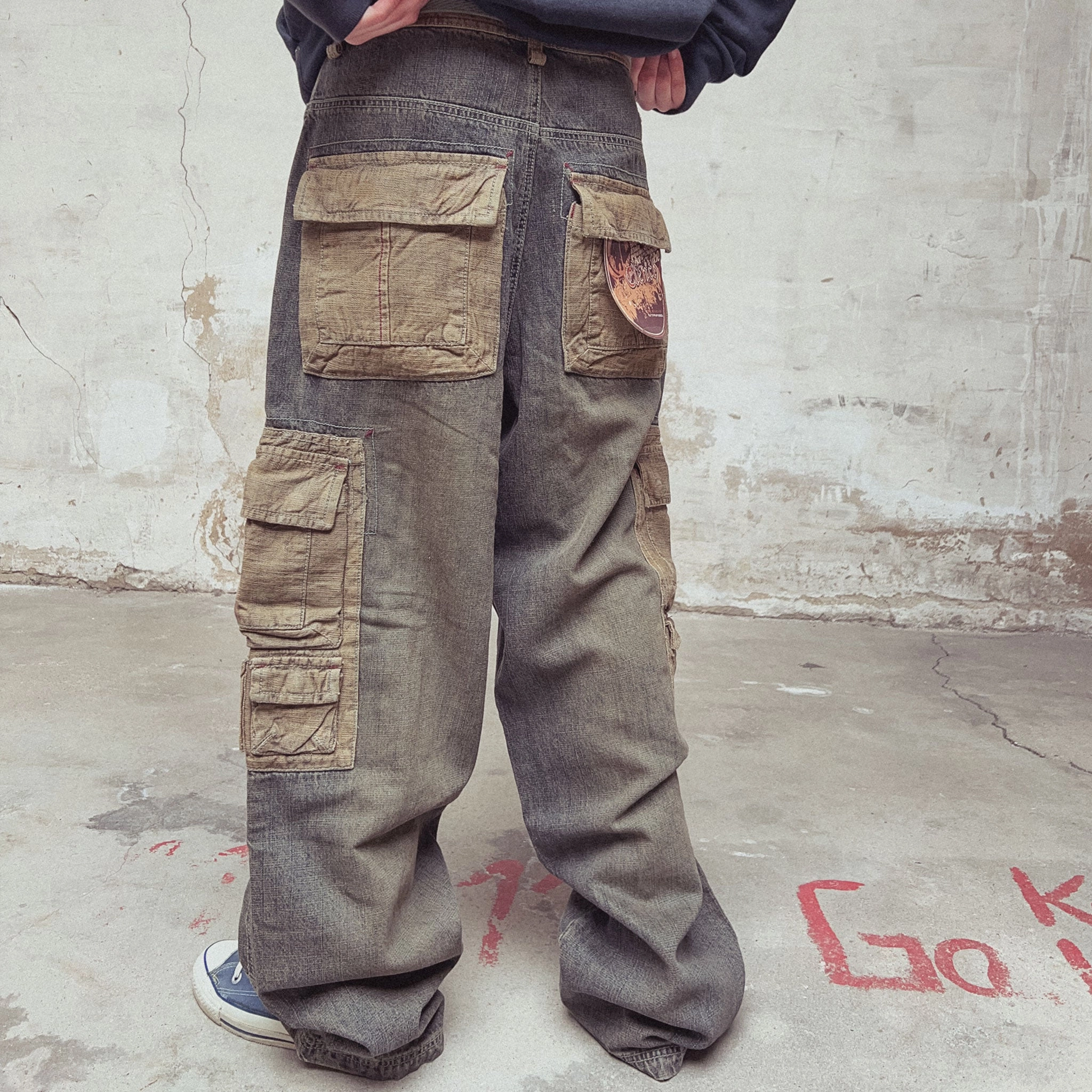 Y2K Clench Baggy Pants Multi Pocket Configuration