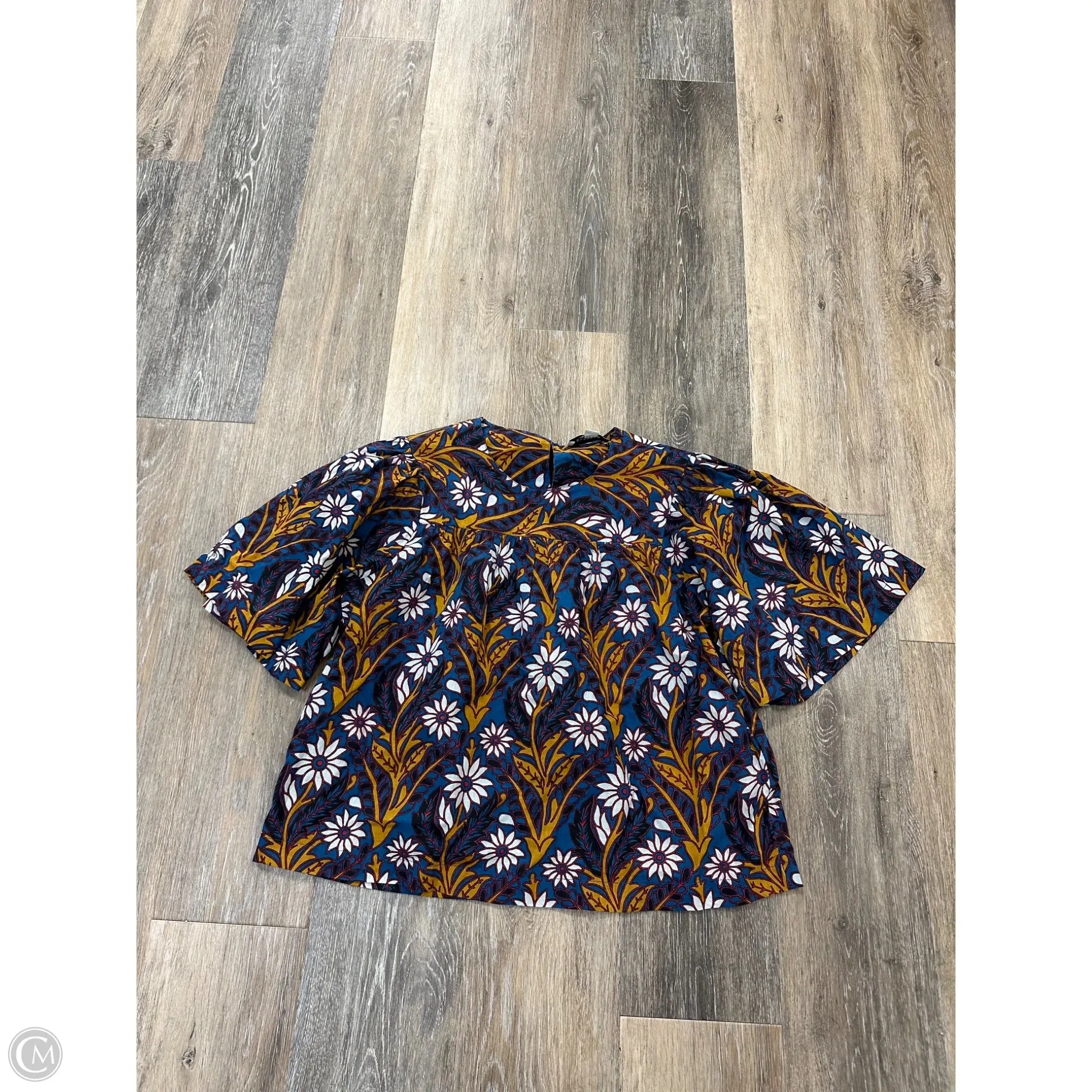 Top Short Sleeve By Evereve In Multi-colored, Size: S AdjustableCuffs FadeResistant Finish