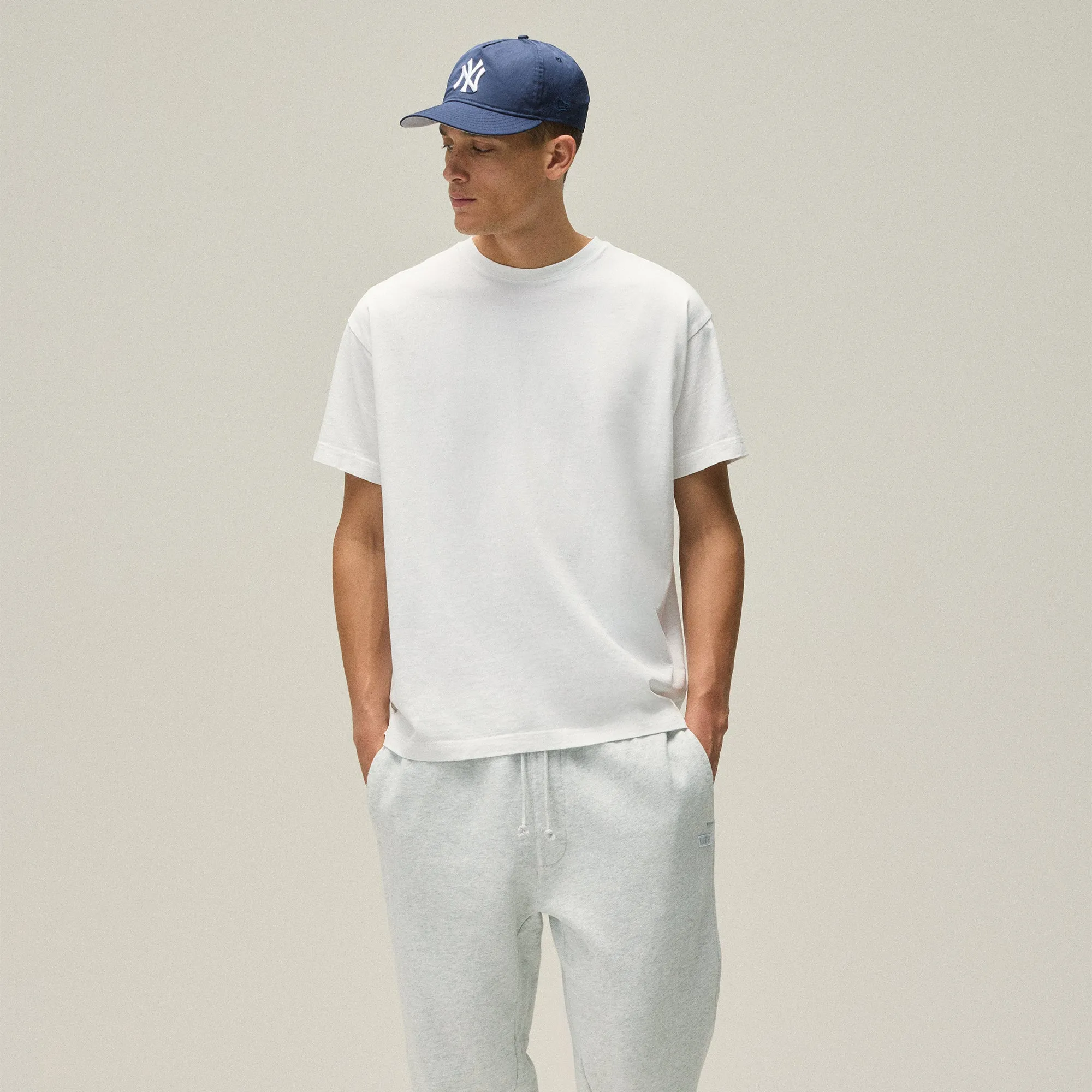 Non Restrictive Silhouette Smart Casual Look Kith 101 LAX Tee - White