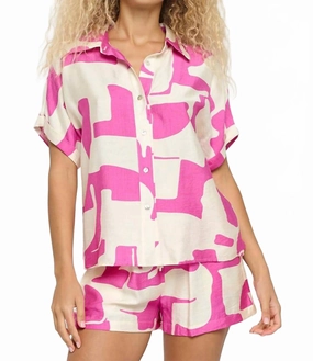 Multi Pocket Design SnagFree Fabric Wave Short And Top Set In Fuchsia