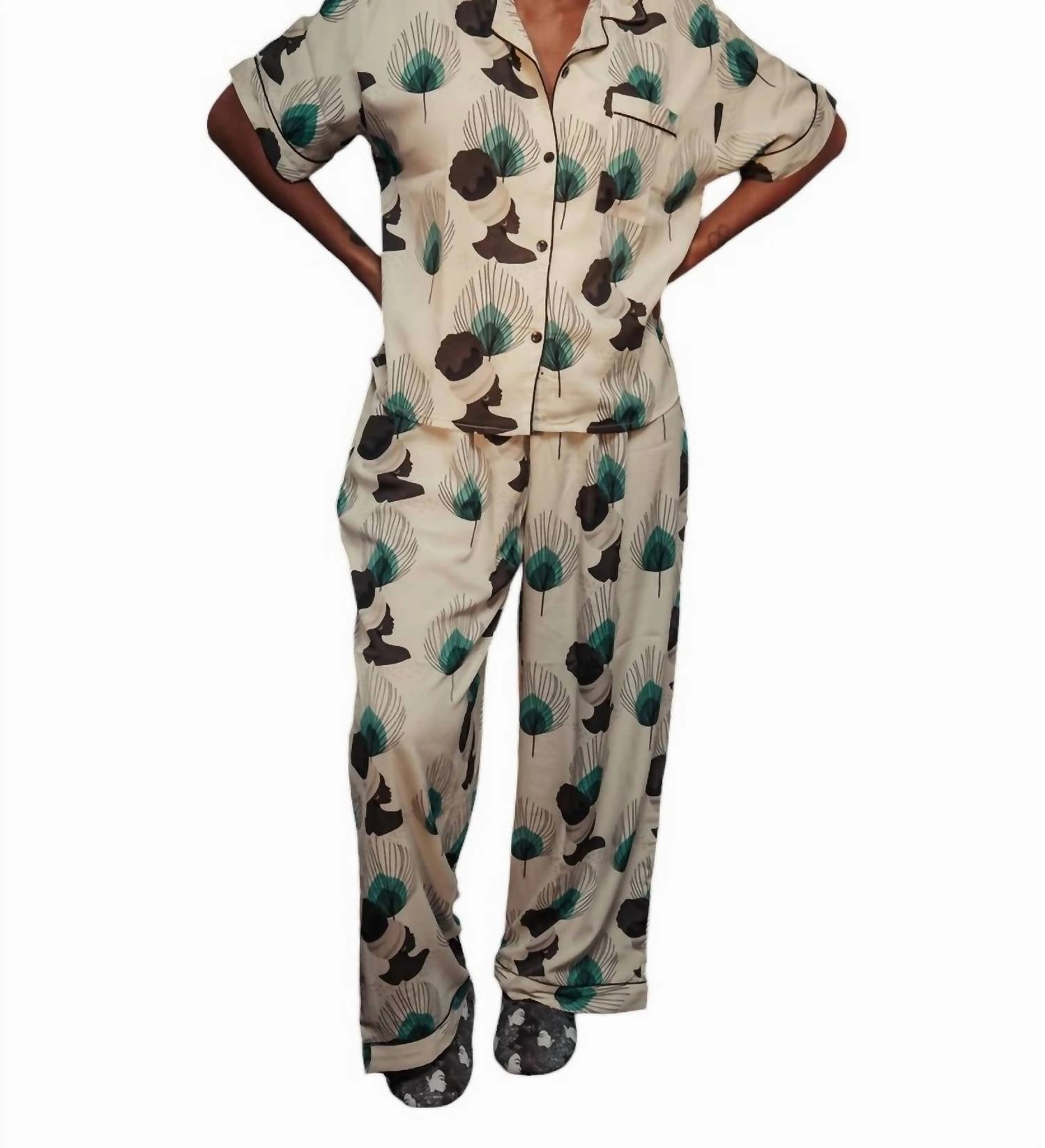 Flexible Stretch Material Women's Botanical Feathers Pajama Set In Cream
