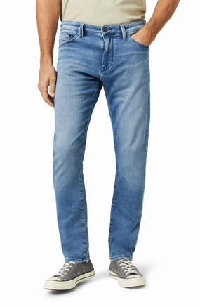 Zach Straight Leg Jeans In Athletic Mid Tonal Youth Style Weekend Style Rainy Day